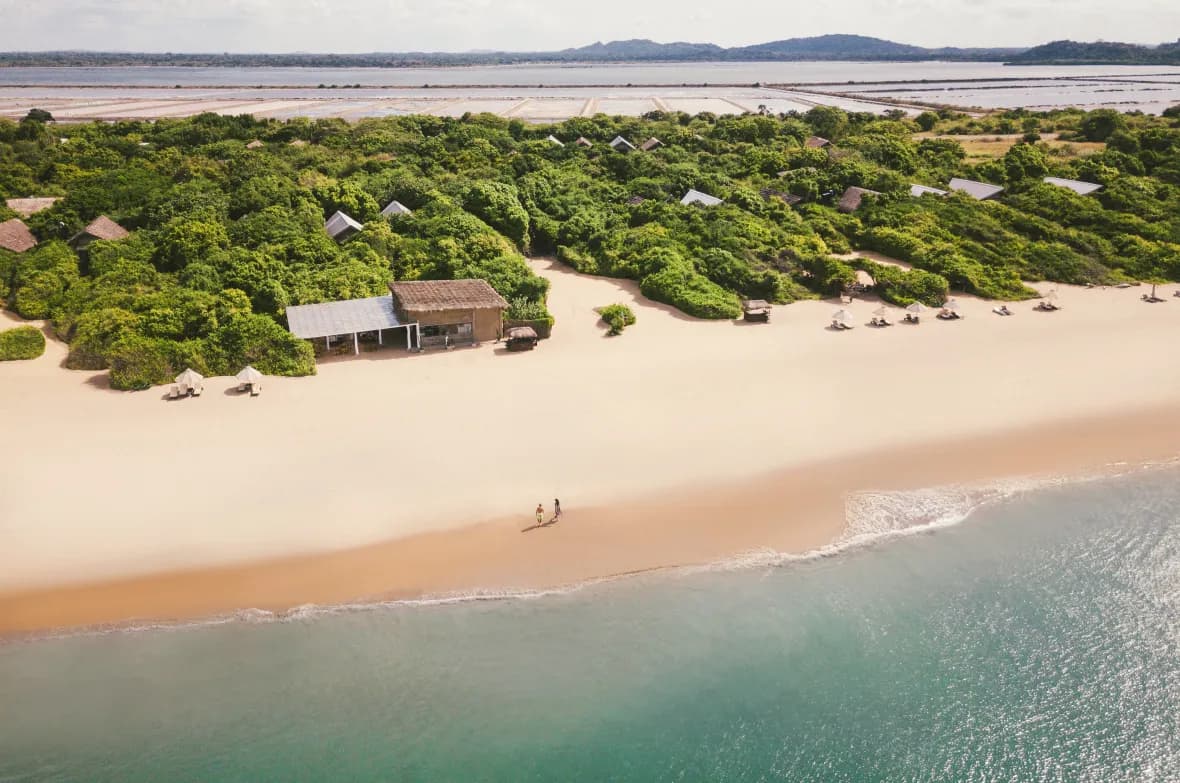 Luxury beach villa Sri Lanka with private pool — Ceylon Travelex
